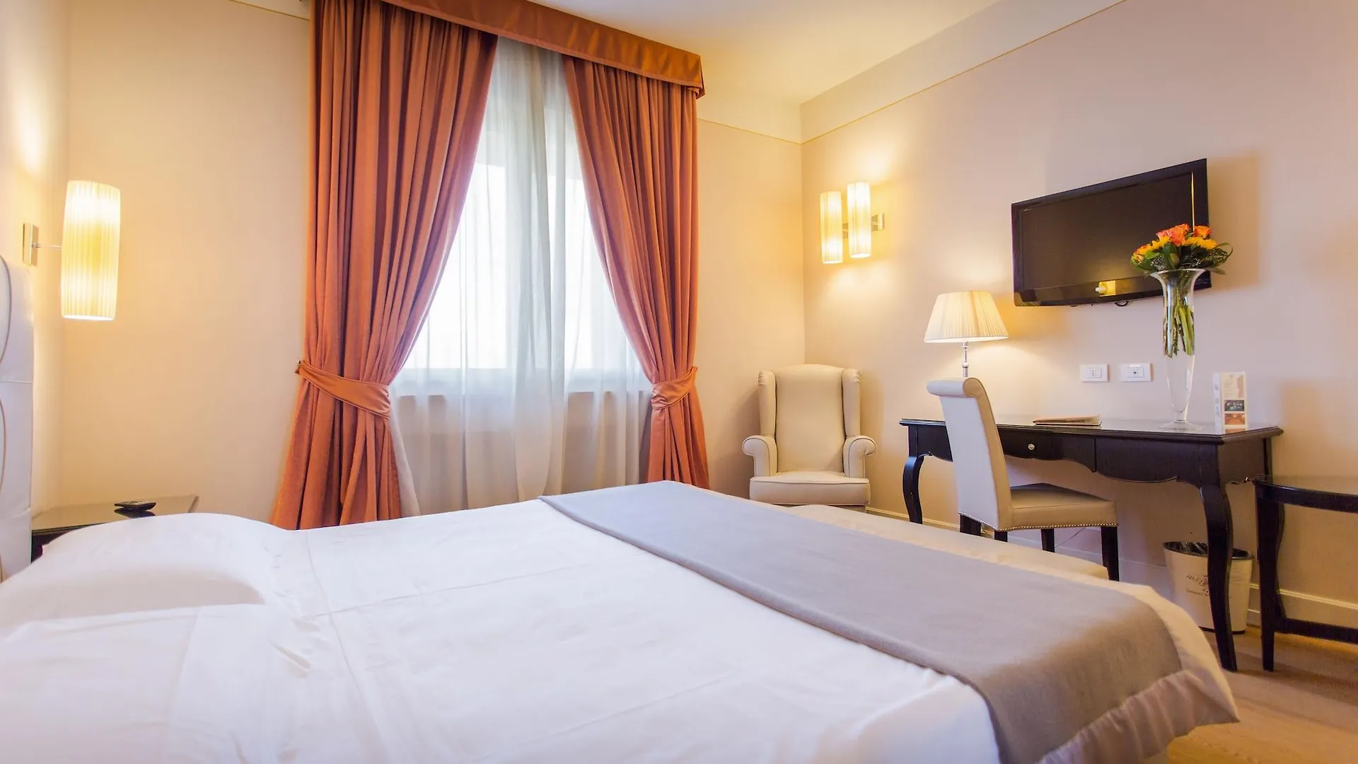Hotel Palazzo San Lorenzo & Spa Colle Val D'Elsa 4*,